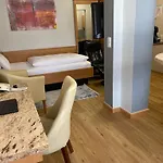 Longstay Inn, Homestead And Extended - Kral Erlangen